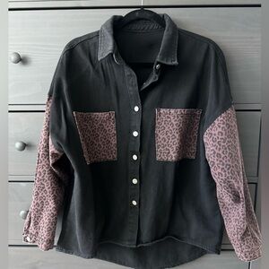 Women’s’ Black and Pink/Purple Leopard Print Button-Up Shirt Jacket